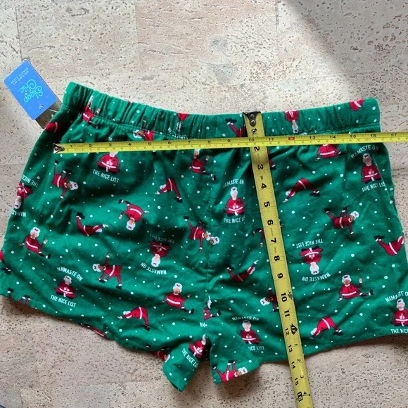 ❤️JCP Mrs Claus holiday sleep shorts. Size L - Picture 2 of 4